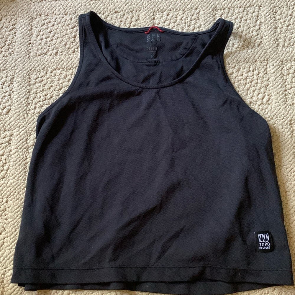 Black cropped tank top